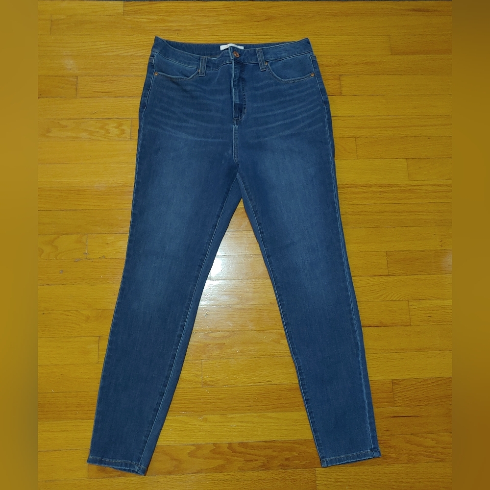 LC Lauren Conrad Super High Rise Super Skinny Jeans Size 12. 